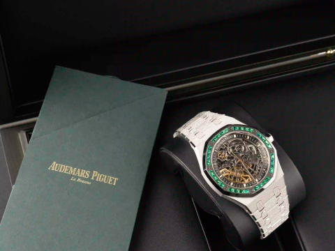 Tips To Care For A Luxury Watch So It Lasts For Generations After You